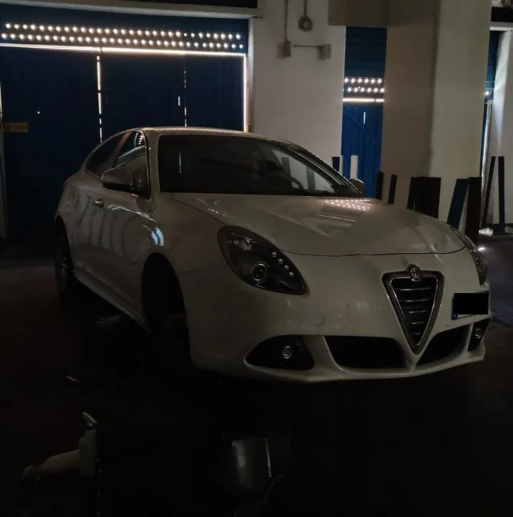 Autovettura in officina